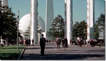 Trylon and Perisphere at night - Theme Center