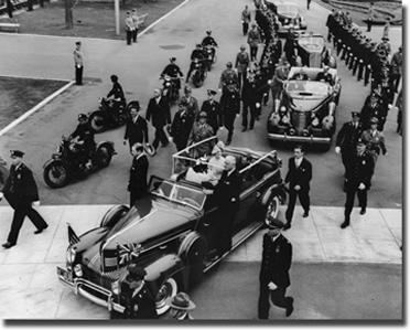 King George and Queen Elizabeth arrive at the '39 NY World's Fair