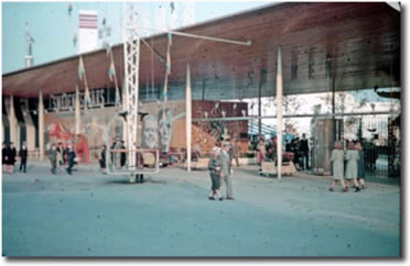 Entrance to the Courtyard Restaurant