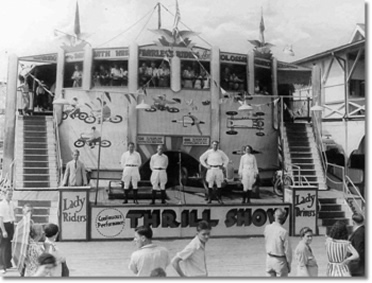 Dobish and Dare on the same wall in 1929 on Revere Beach