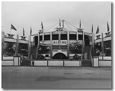 1939 New York World's Fair photo wall of death